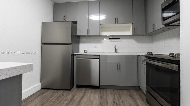 Foto del edificio - 4158 Inverrary Dr