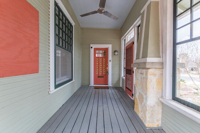 Foto del edificio - 1122 W Summit Ave.