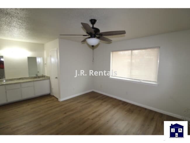 Building Photo - 4503 Mountain View Dr