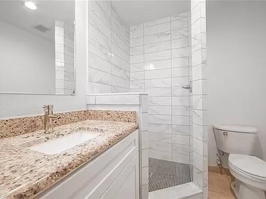 1st floor full bath - 3510 Shady Valley Dr