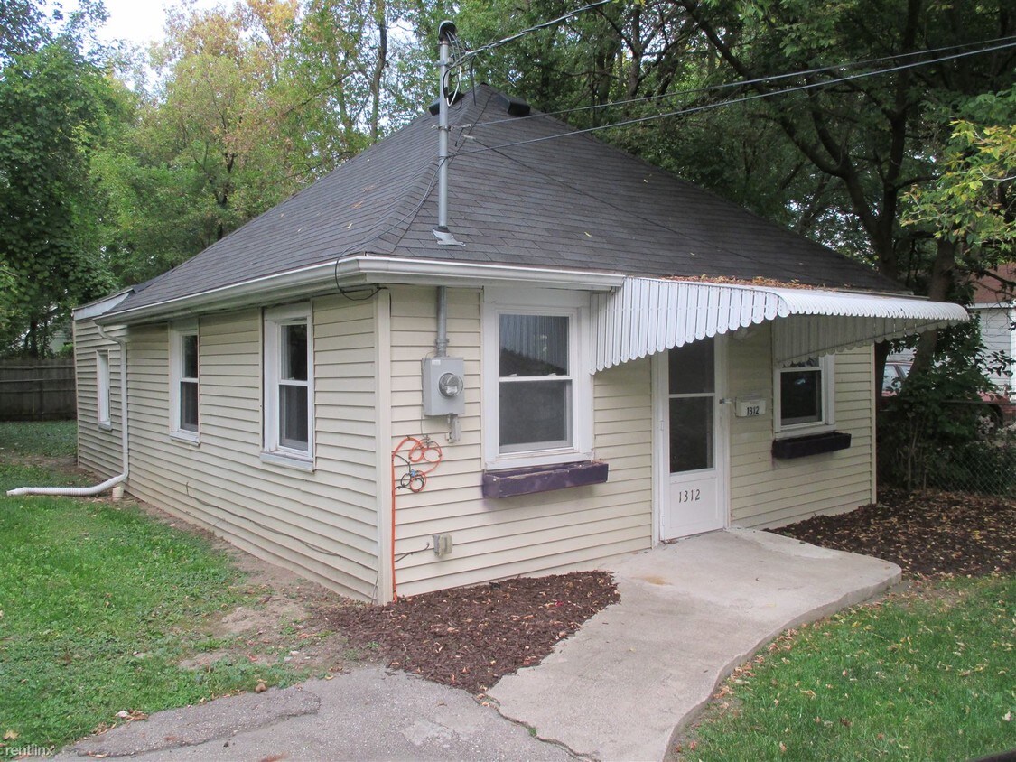 1312 W Lenawee St, Lansing, MI 48915 House Rental in Lansing, MI
