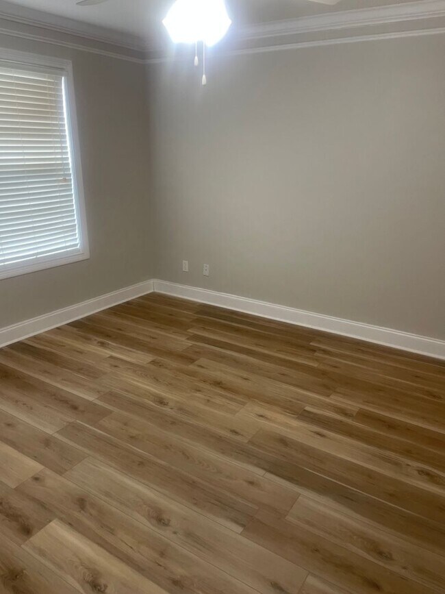 Building Photo - 4910 Kitty Hawk Way
