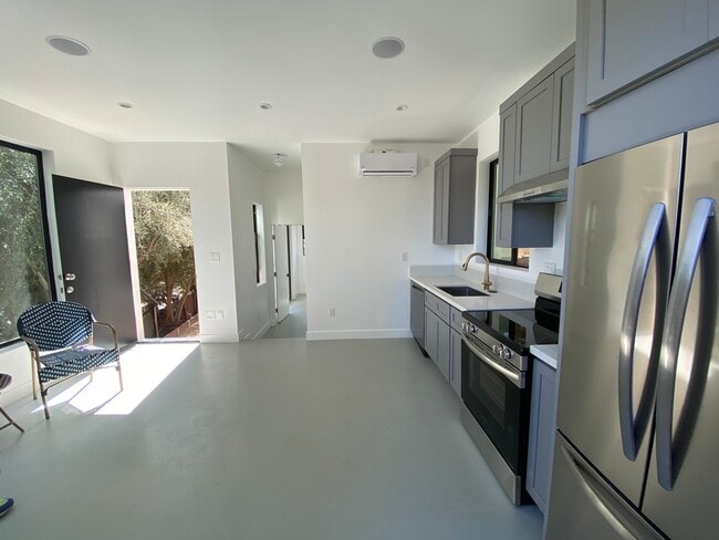 Building Photo - 4435 Radium Dr