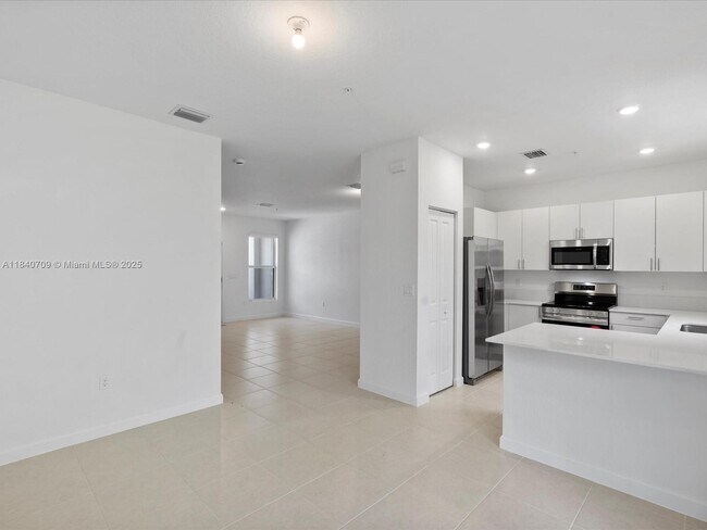 Foto del edificio - 106 SW 184th Pl