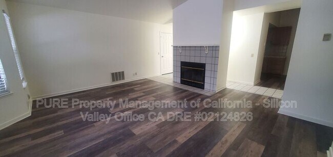 Foto del edificio - 222 Berryknoll Ct