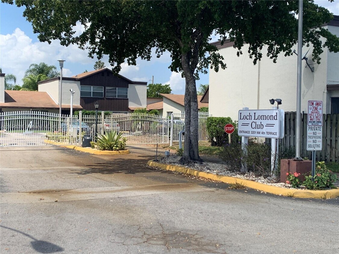 Foto del edificio - 3200 NW 5th Terrace