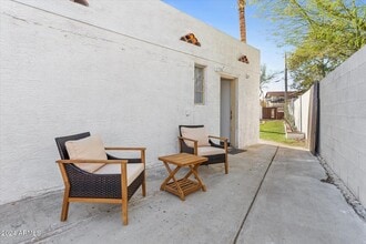 Building Photo - 9428 N 1st Ave