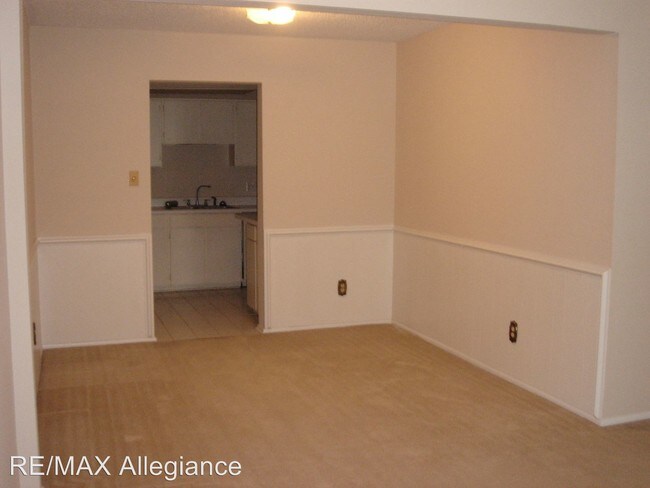 Building Photo - 1302 Sierra Dr