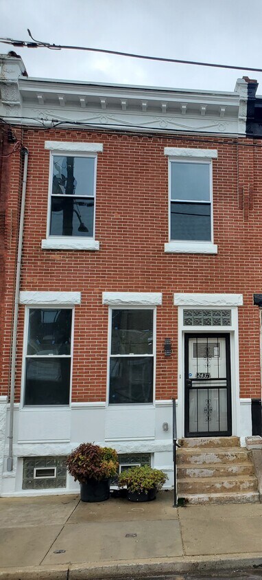 Building Photo - 2437 N 31st St