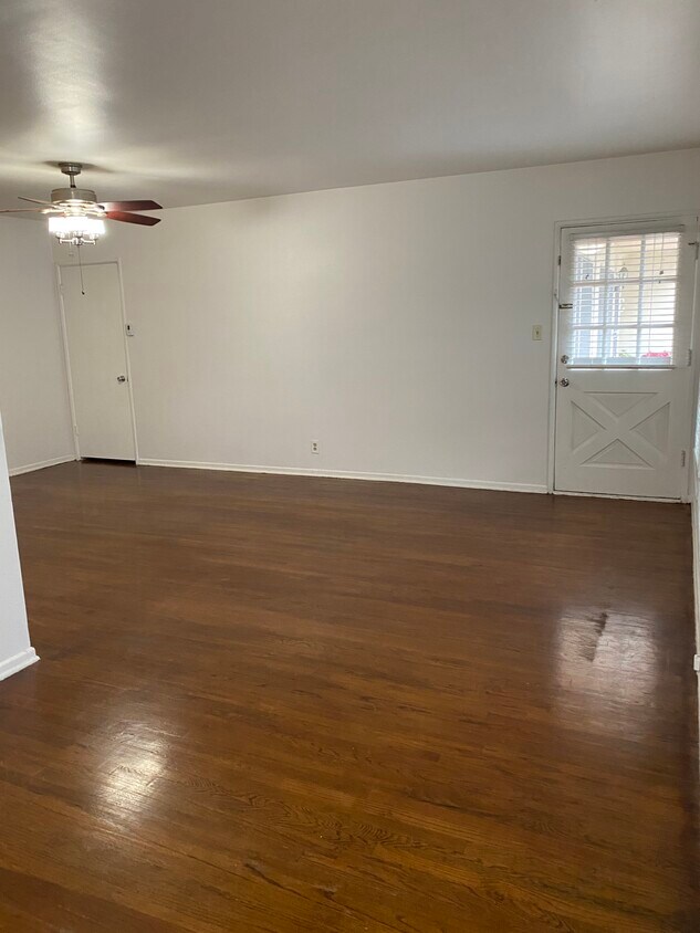 Primary Photo - 12127 La Maida St