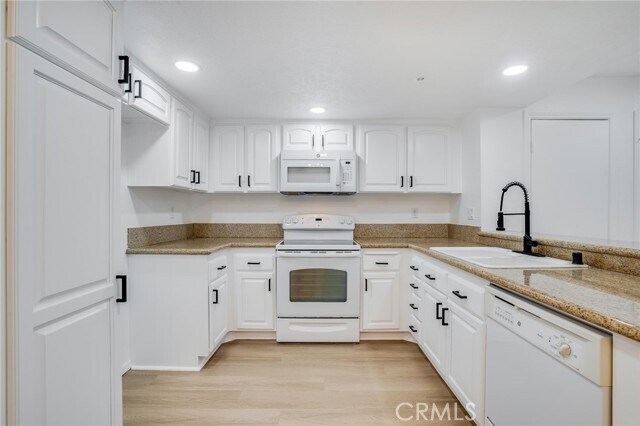 Foto del edificio - 147 N Mine Canyon Rd