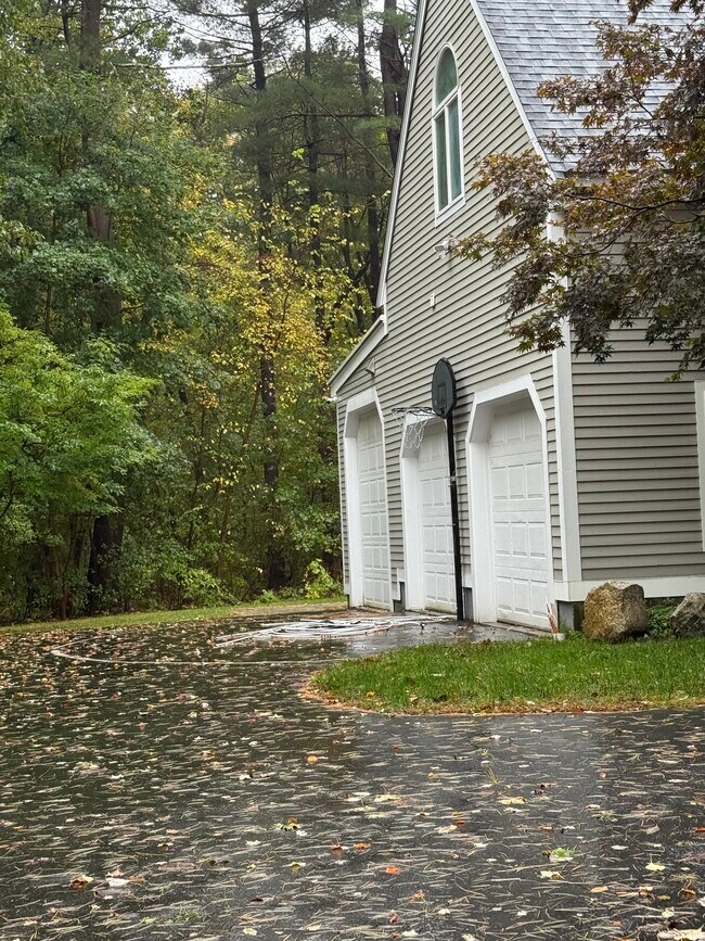 Un garaje para un solo coche - 142R Page Rd