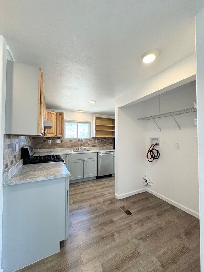 Foto del edificio - Updated 2bd/1ba Home on a Large Lot