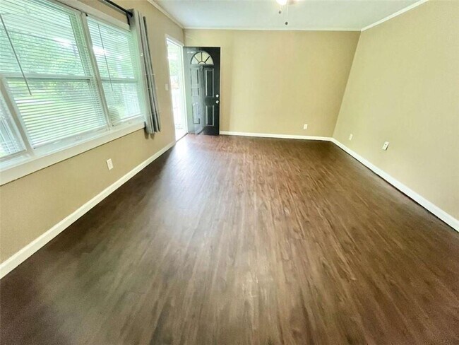 Foto del edificio - 4415 Oak St