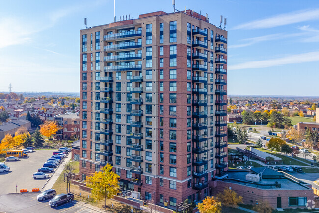 Building Photo - King Tower