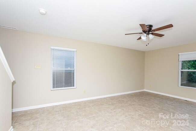 Foto del edificio - 4470 Kellybrook Dr