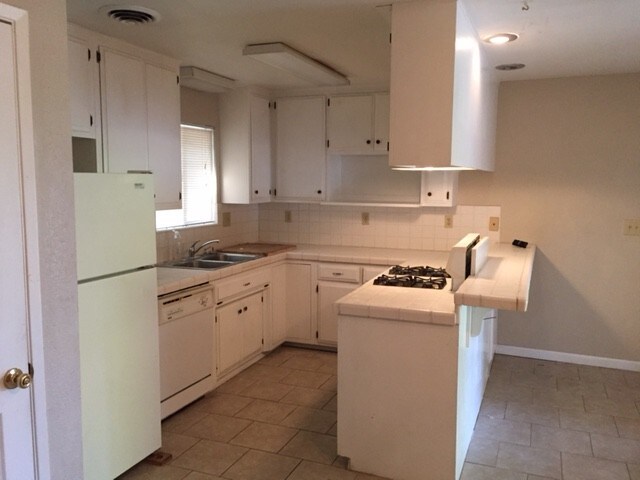 Foto del edificio - 1545 Pleasant St