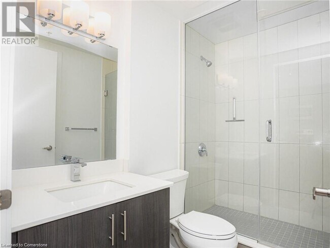 Photo du bâtiment - 550 N Service Rd