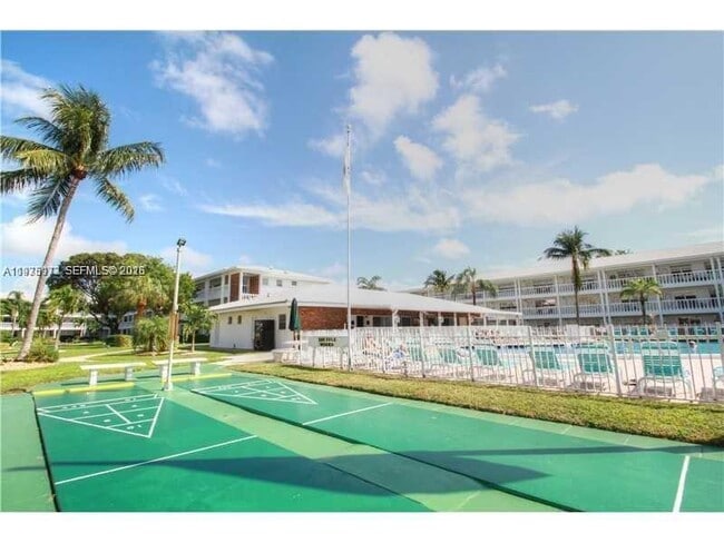 Foto del edificio - 5200 NE 24th Terrace