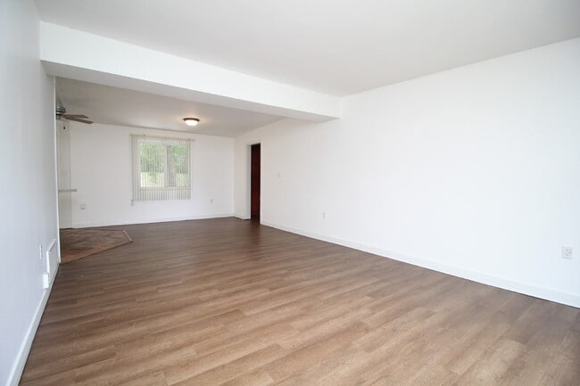 Building Photo - 3BR Home Near Belvedere Park with Bonus Flex Space, Garage & Convenient Access to Shopping, Schoo...