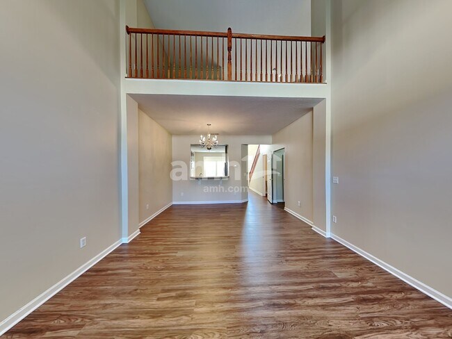 Building Photo - 7208 Ivy Way