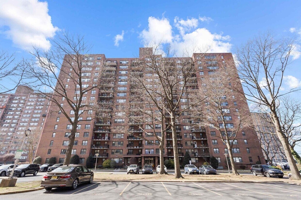 Foto principal - 225 St Pauls Ave