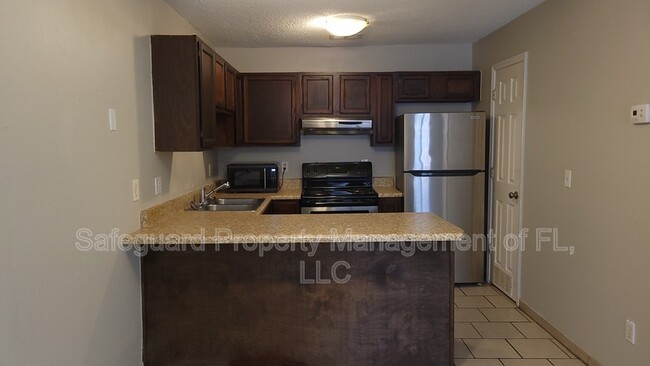 Building Photo - 6332 W Fairfield Dr