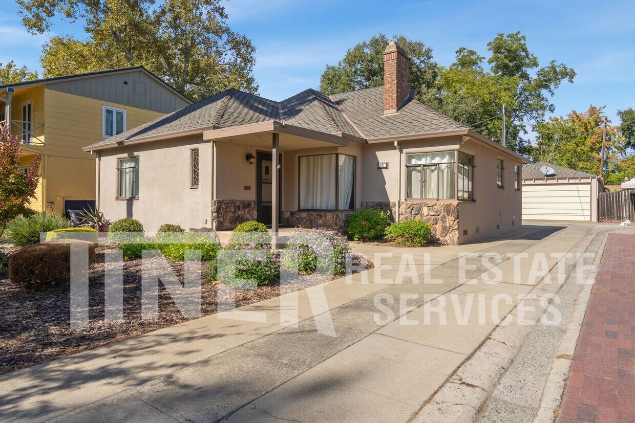 Foto principal - Beautiful Woodlake 3 Bedroom Home