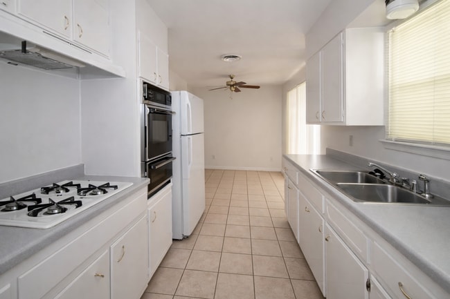 Building Photo - AVAILABLE NOW; APPLY AT OUR WEBSITE TODAY!!! (HUD Accepted)