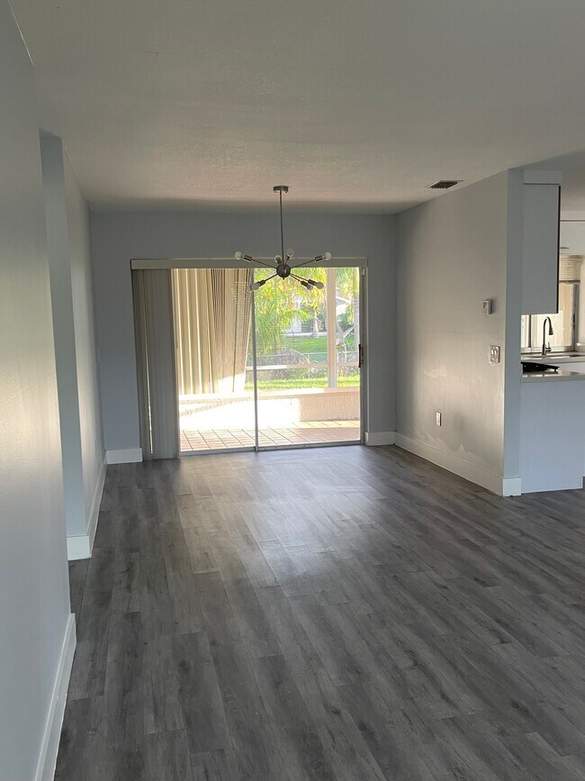 Foto del edificio - 11500 NW 39th St