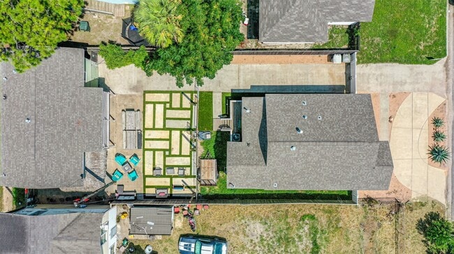 Building Photo - 5008 Avenue O 1/2