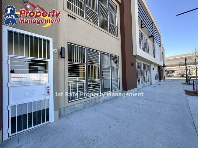 Foto del edificio - 1424 W Front St