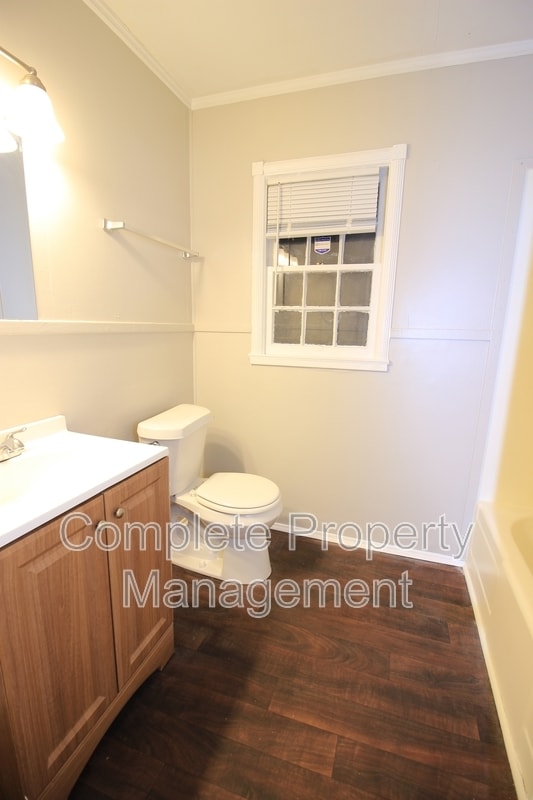Building Photo - 449 7th St W