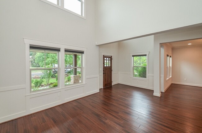 Building Photo - 5413 De Milo Dr