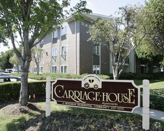 Building Photo - Carriage House