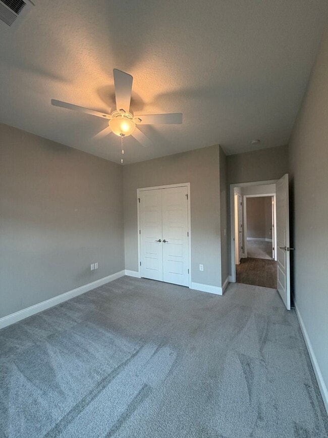 Building Photo - 158 The Villas Wy