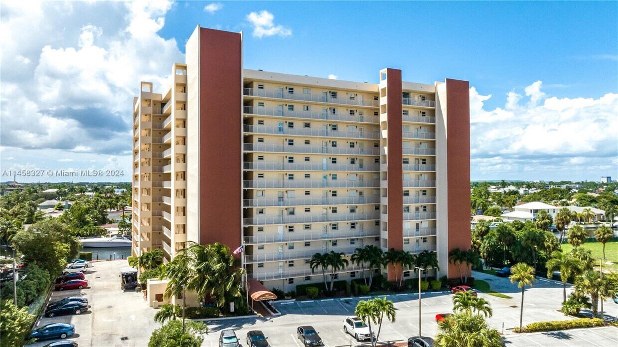 Primary Photo - 1391 S Ocean Blvd