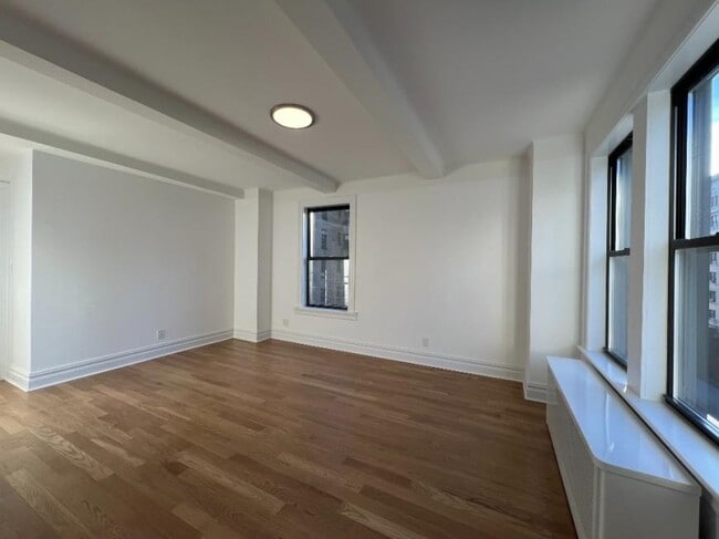Building Photo - 3 bedroom in NEW YORK NY 10025