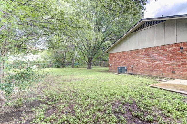 Building Photo - 5301 Indio Cir