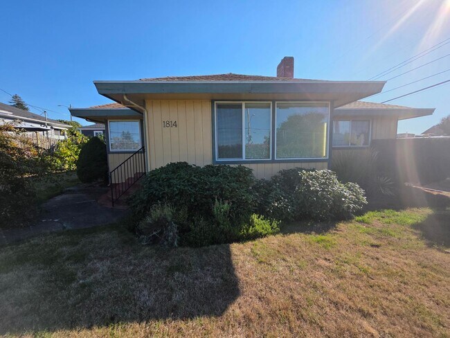 Foto del edificio - 2 Bedroom Home in Manette!
