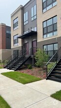 Building Photo - 2232 Venture Dr