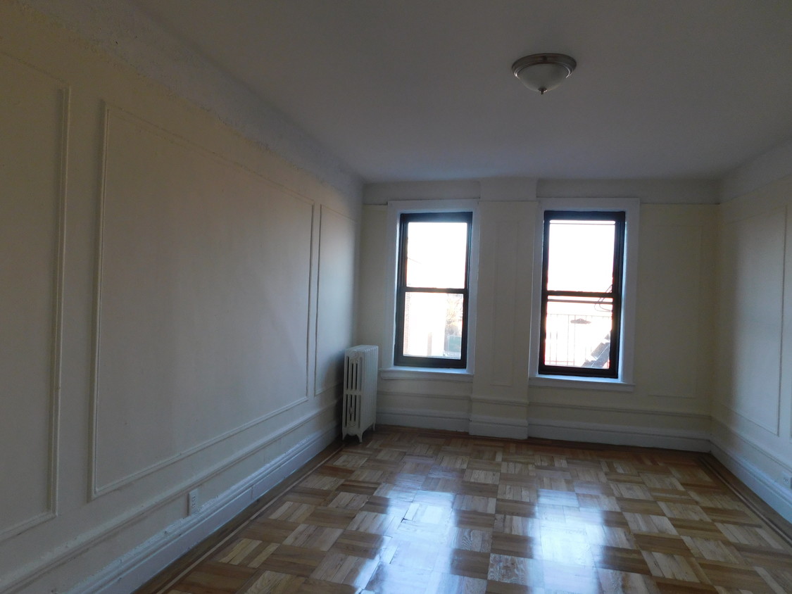 Building Photo - 2161 Barnes Ave