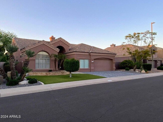 Building Photo - 9672 E Davenport Dr