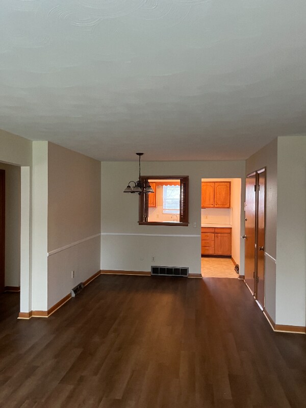 Foto del edificio - 2450 Eastgate Rd