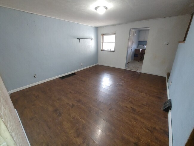 Building Photo - 5228 Lytle St