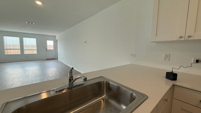 Building Photo - 205 E Lima Dr