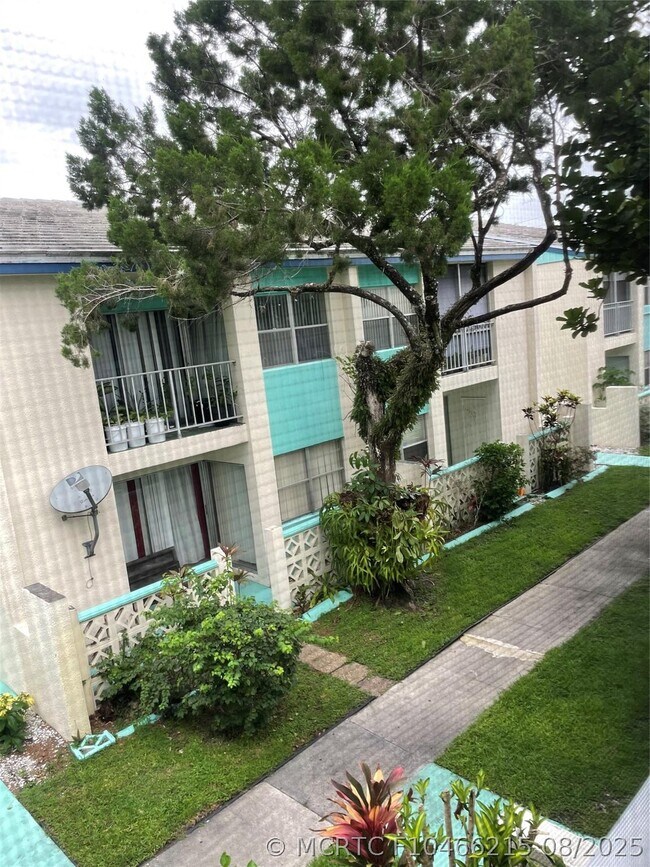 Foto del edificio - 2055 NW 46th Ave