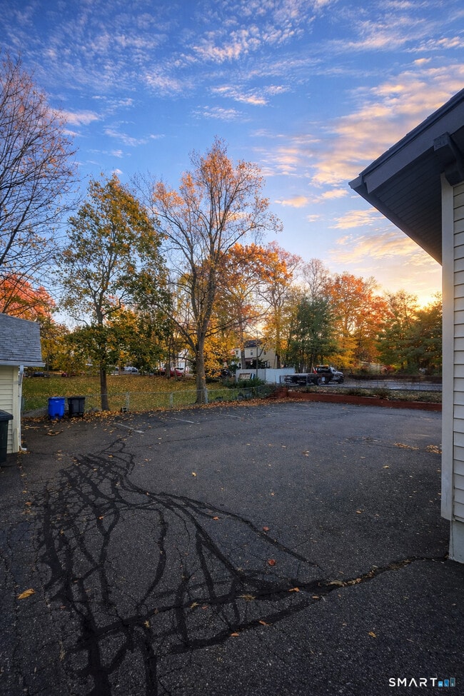 Foto del edificio - 466 Derby Ave