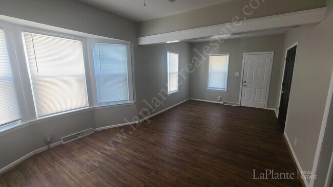 Foto del edificio - Two Bedroom Bungalow for Rent