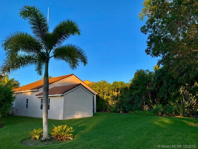 Foto del edificio - 675 Lone Pine Ln